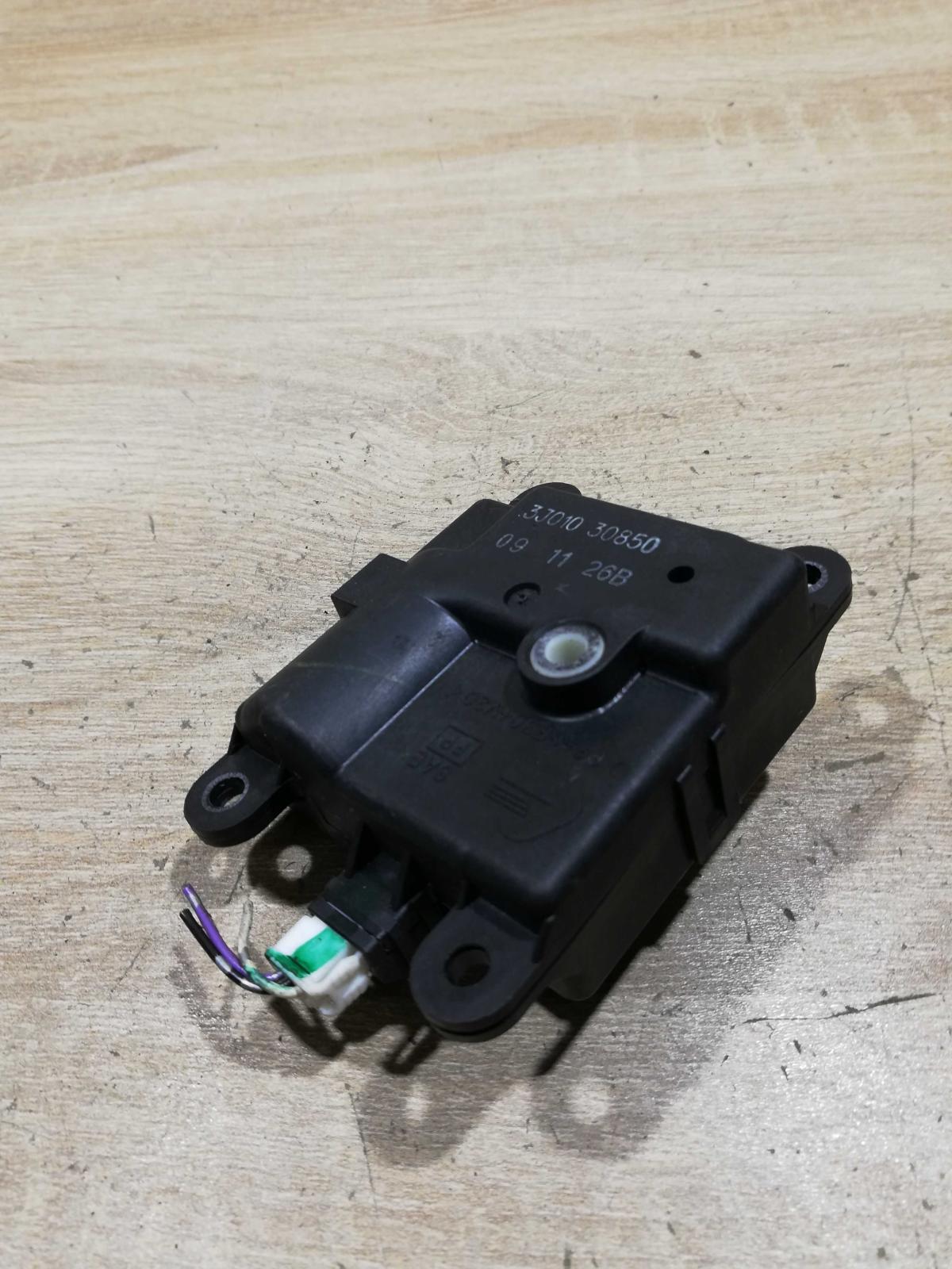3j010 30850   Air flap motor/actuator Nissan Qashqai