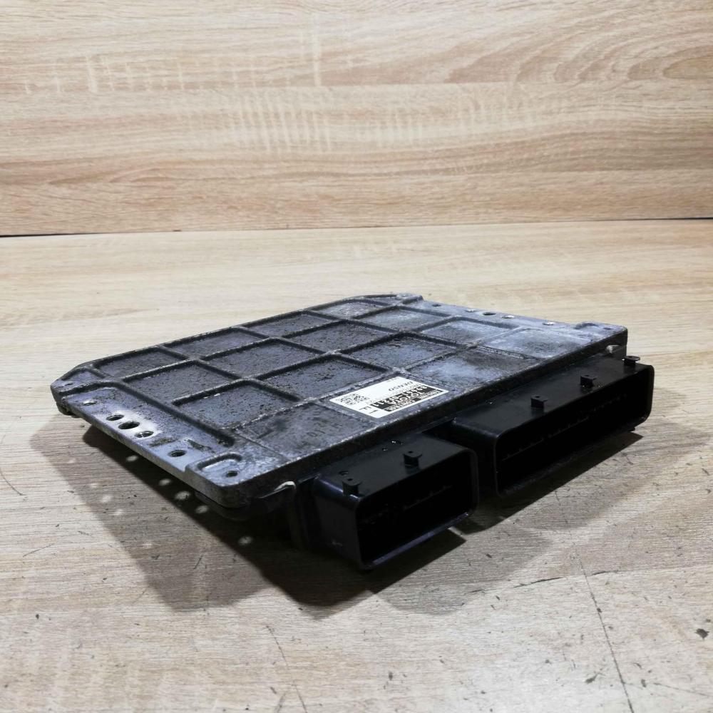 89661 0f211   Engine control unit/module ECU Toyota Yaris Verso