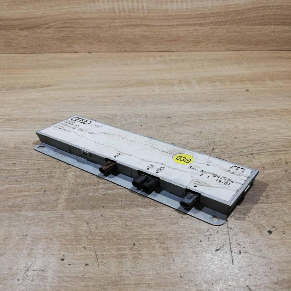 8e9035225af   Aerial antenna amplifier Audi RS4 B7