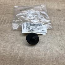 DCA061001001   Floor mat clip fixing clamp Skoda Octavia Mk1 (1U)