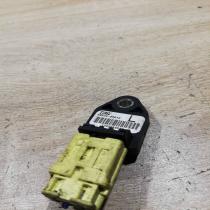 89834 05010   Airbag deployment crash/impact sensor Toyota Avensis T250