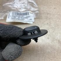 DCA061001001   Floor mat clip fixing clamp Skoda Octavia Mk1 (1U)