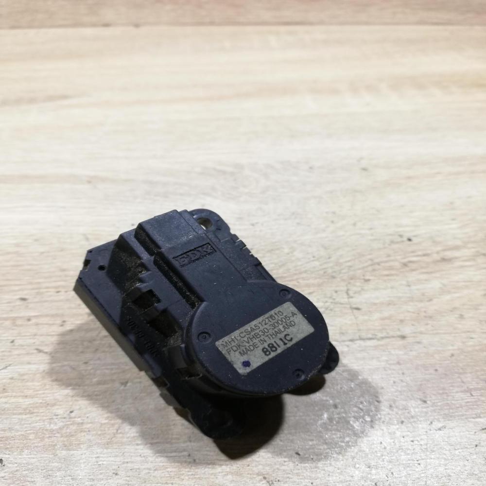 vhb30 30005a Unit  Air flap motor/actuator Mitsubishi Outlander