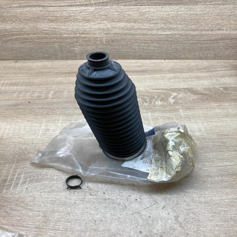 A2464630096 F800001563  Steering tie rod boot Mercedes-Benz B W246 W242