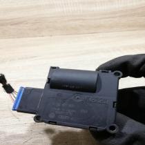 0132801369   Air flap motor/actuator Audi A6 S6 C6 4F