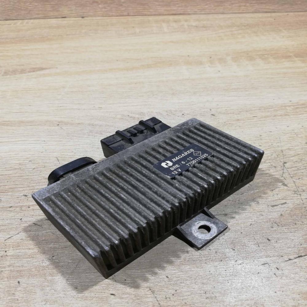 7700111525   Glow plug pre-heat relay Renault Laguna II