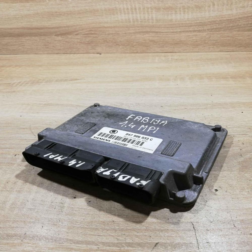 047906033c 5wp44203 10  Engine control unit/module ECU Skoda Fabia Mk1 (6Y)
