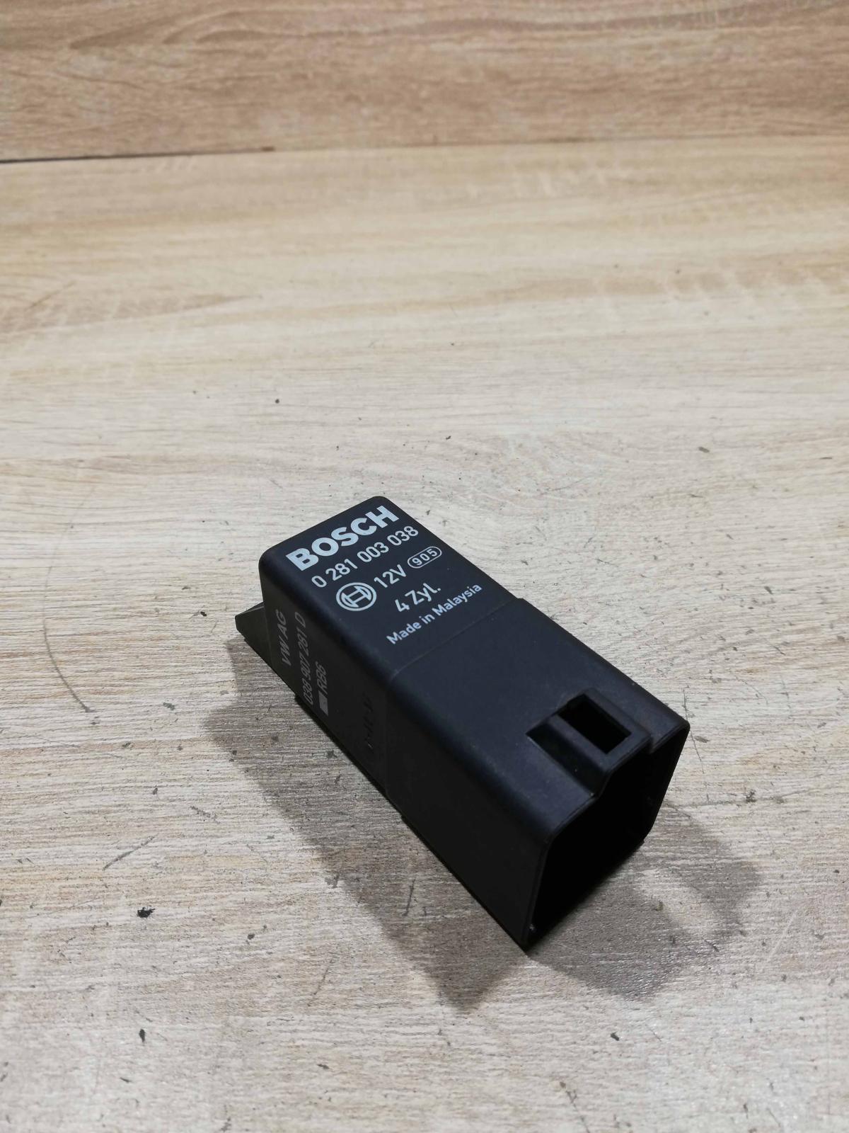 038907281d   Glow plug pre-heat relay Volkswagen Caddy