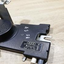 8p4035225d 7617310103  Aerial antenna amplifier Audi A3 S3 8P