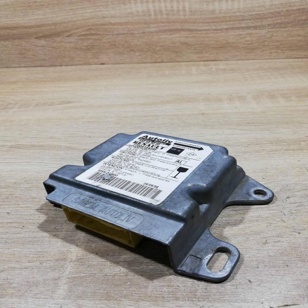 7700418434f 550569000  Airbag control unit/module Renault Scenic I