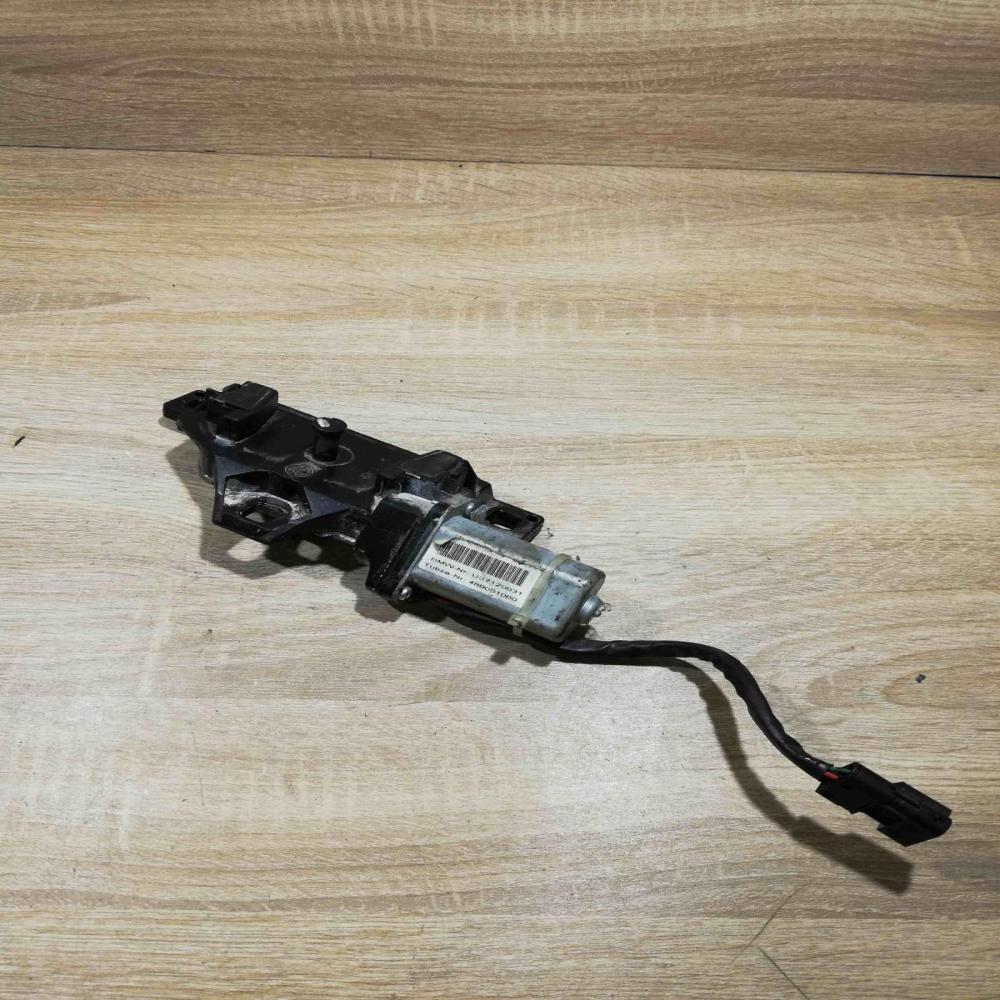 US7129931 489051060  Tailgate boot lock/latch motor BMW 5 E60 E61