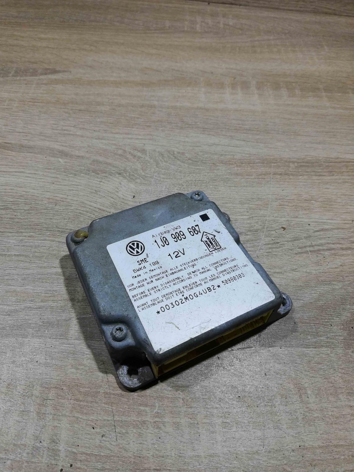 1J0909607   Airbag control unit/module Volkswagen PASSAT B5