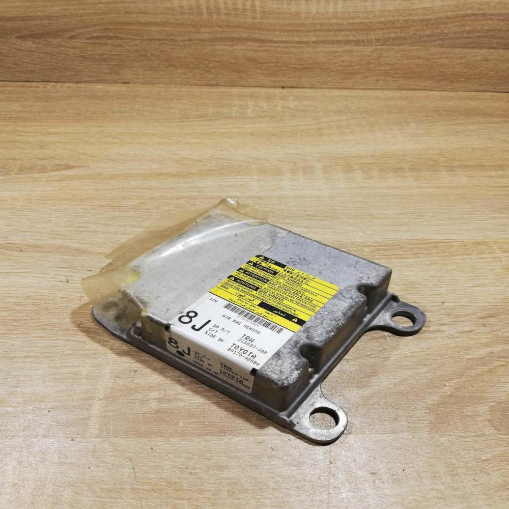 89170 02580 215537 108  Airbag control unit/module Toyota Auris 150