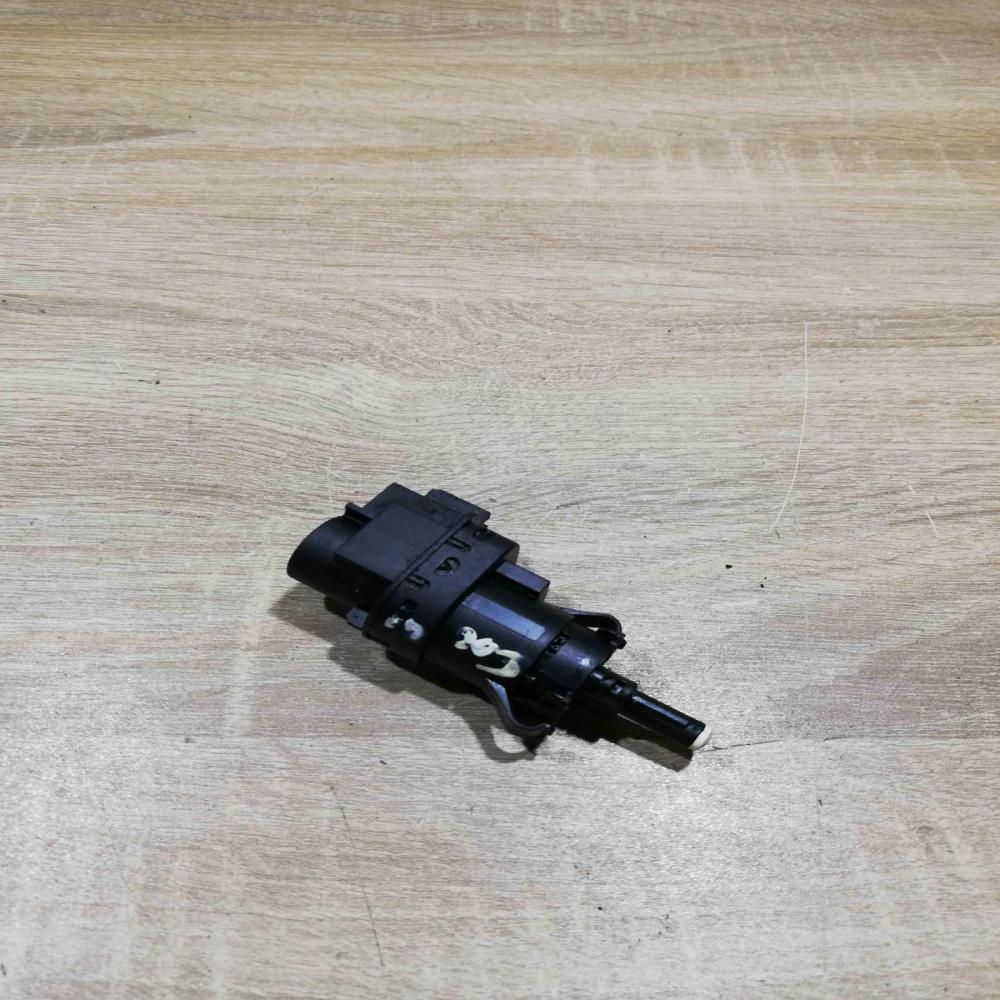 3M5T 13480 AC   Brake pedal sensor switch Ford Fiesta