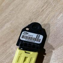 89831 05010   Airbag deployment crash/impact sensor Toyota Corolla Verso AR10