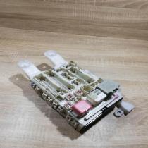 82730 42011 8C26 0364  Fuse module Toyota RAV 4 (XA30)