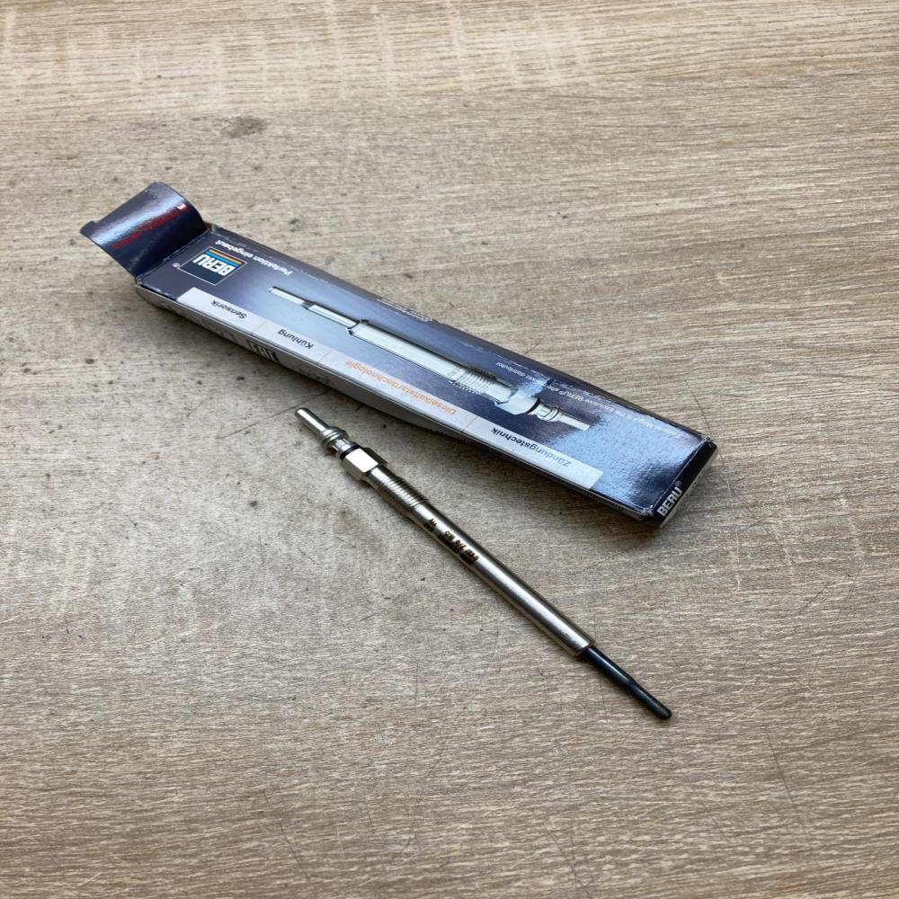 0100276005   Glow plug Peugeot 607