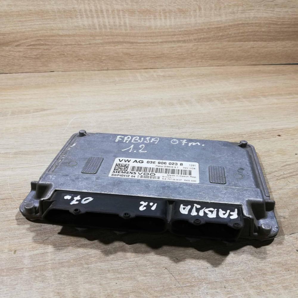 03e906023b 5wp40412 04  Engine control unit/module ECU Skoda Fabia Mk2 (5J)