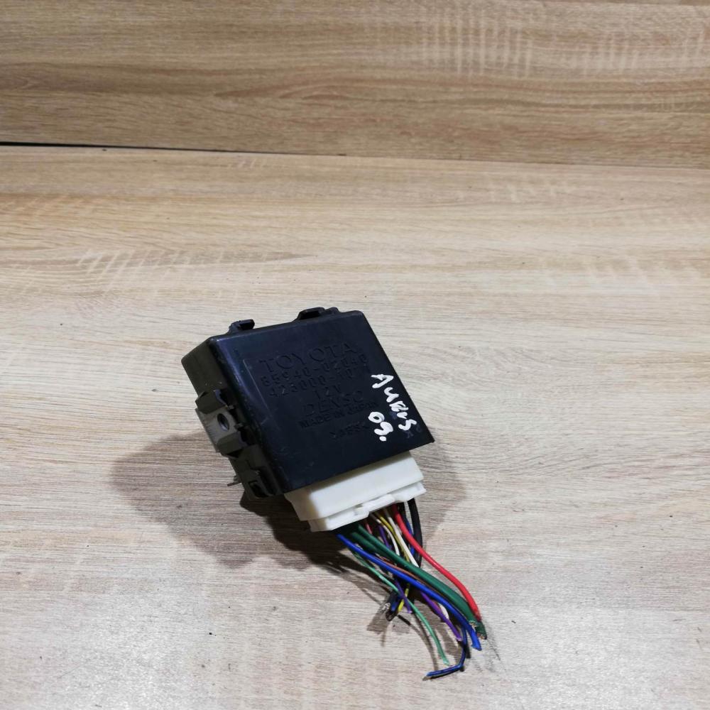 85940 02040 423000 1071  Window wiper relay Toyota Auris 150