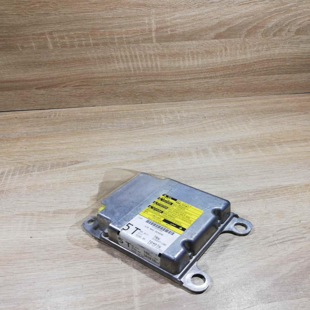 89170 02560 215537 106  Airbag control unit/module Toyota Auris 150