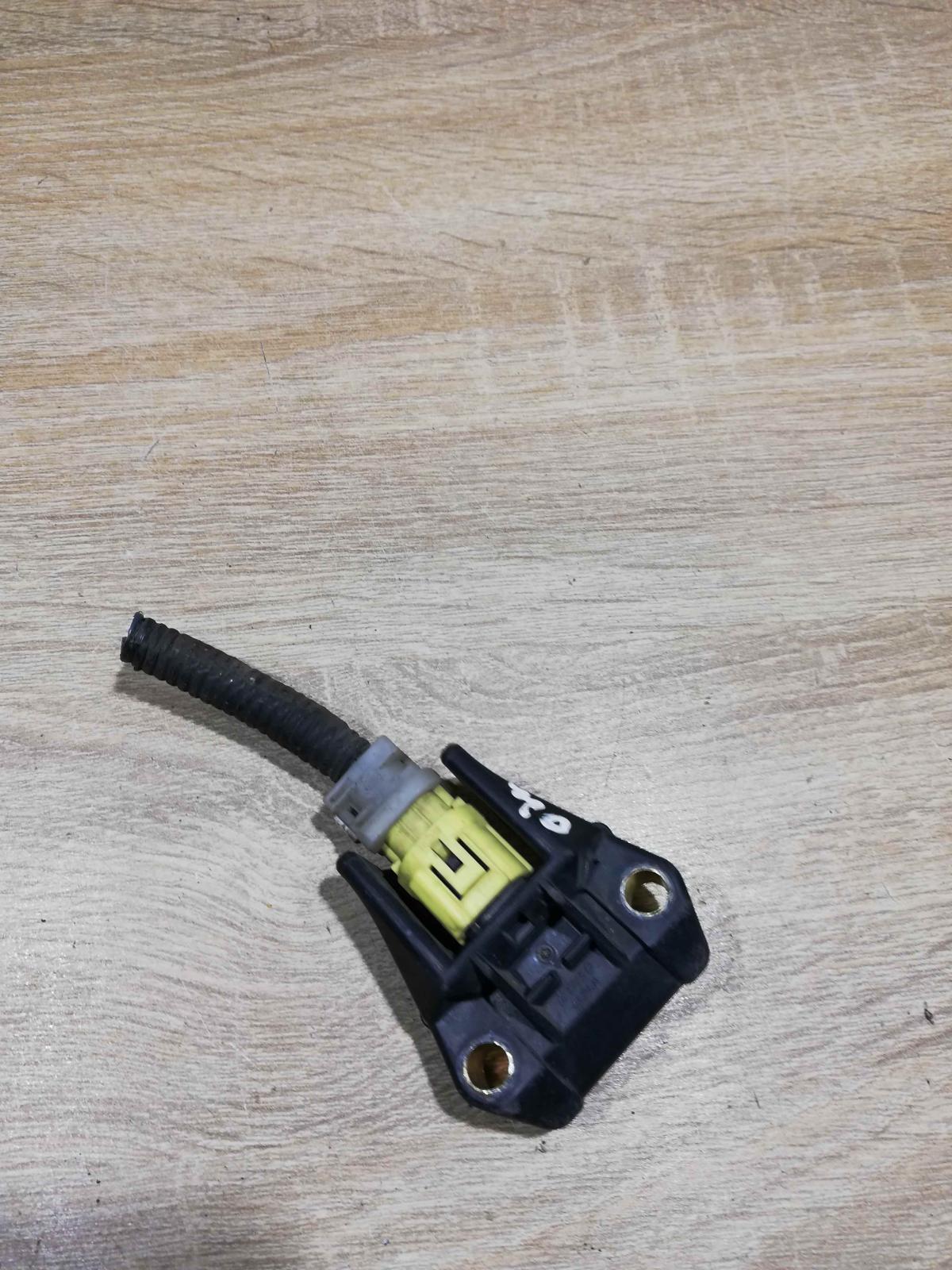 89173 45050   Airbag deployment crash/impact sensor Lexus RX 450H