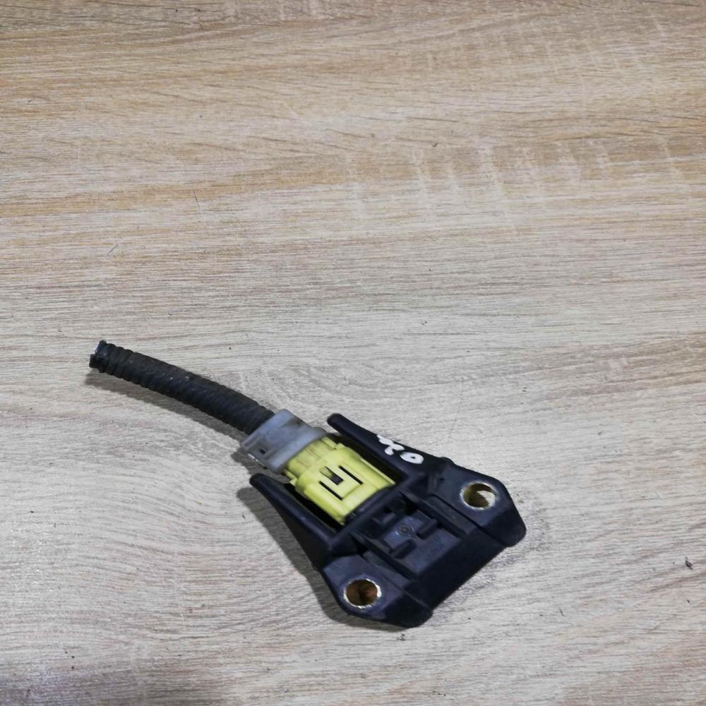 89173 45050   Airbag deployment crash/impact sensor Lexus RX 450H