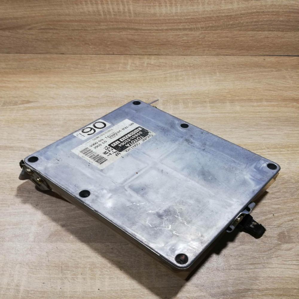 89661 52064   Engine control unit/module ECU Toyota Yaris