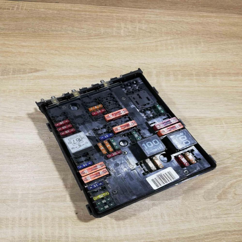 1K0937124L   Fuse module Volkswagen Touran I