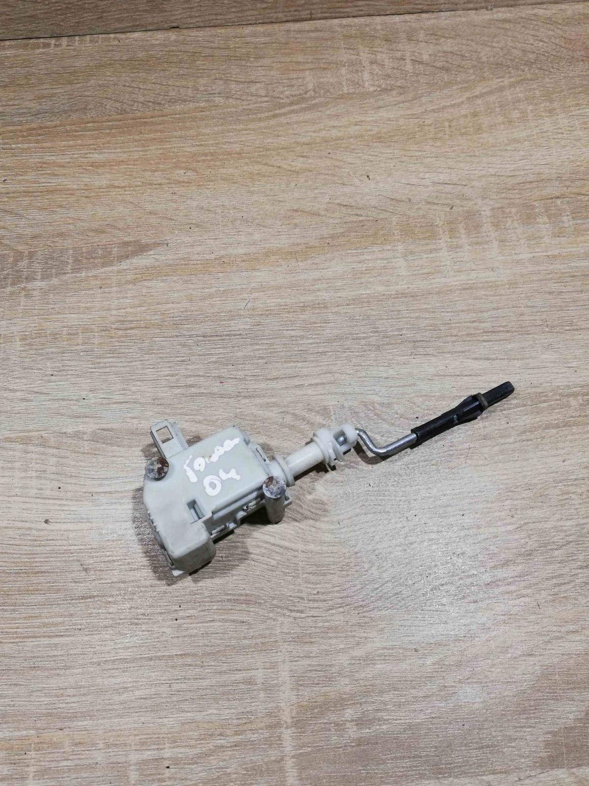 1T0810773 Unit  Fuel tank cap lock motor Volkswagen Touran I