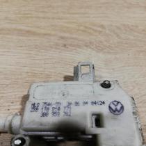 1T0810773 Unit  Fuel tank cap lock motor Volkswagen Touran I