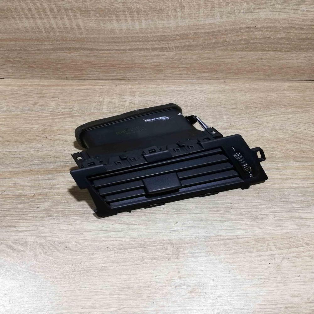 6910731   Dashboard side air vent grill/cover trim BMW 5 E60 E61