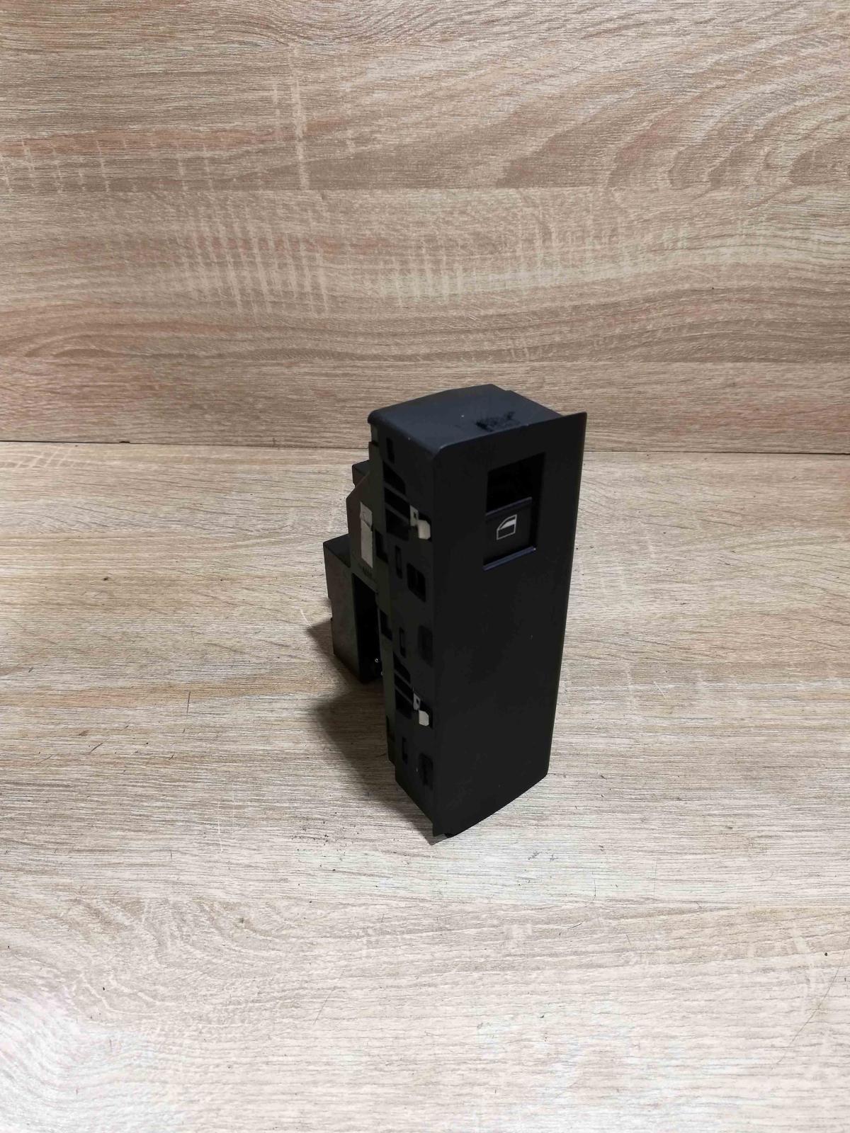 6925700   Electric window control switch BMW X5 E53