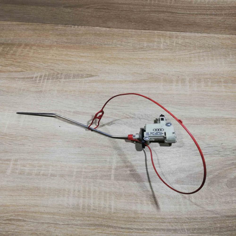 4F0862153B Unit  Fuel tank cap lock motor Volkswagen PASSAT B6