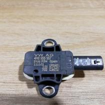 4H0955557 0488RB4  Airbag deployment crash/impact sensor Audi A8 S8 D4 4H