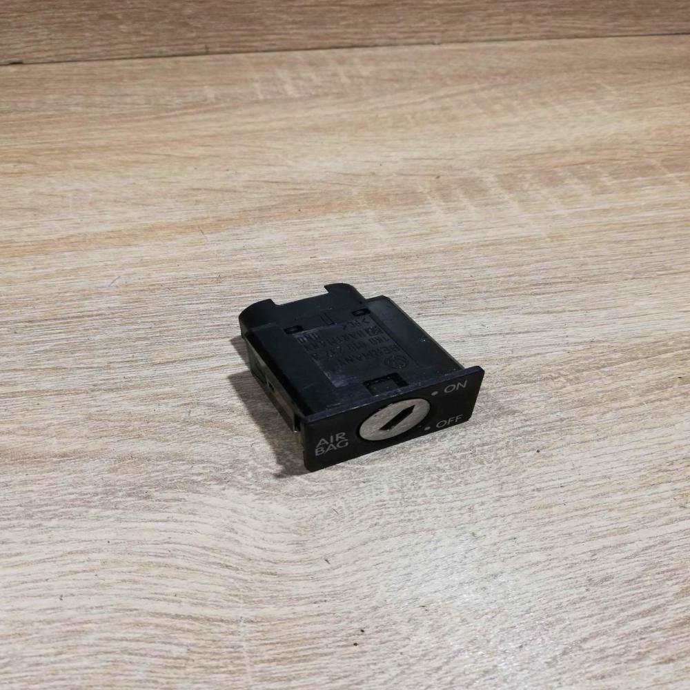 1K0919 237A   Passenger airbag on/off switch Volkswagen Transporter - Caravelle