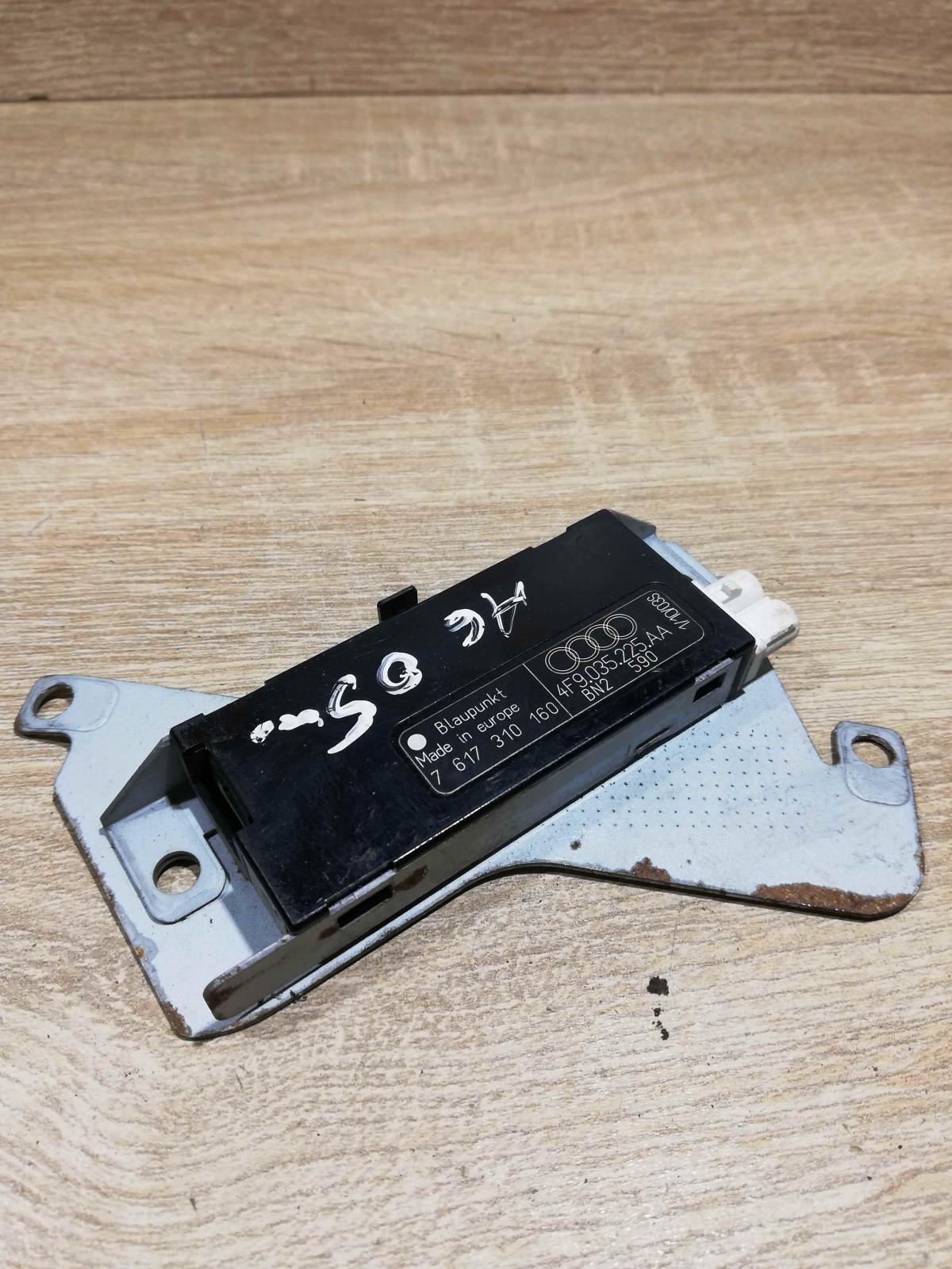 4F9035225AA 7617310160  Aerial antenna amplifier Audi A6 S6 C6 4F