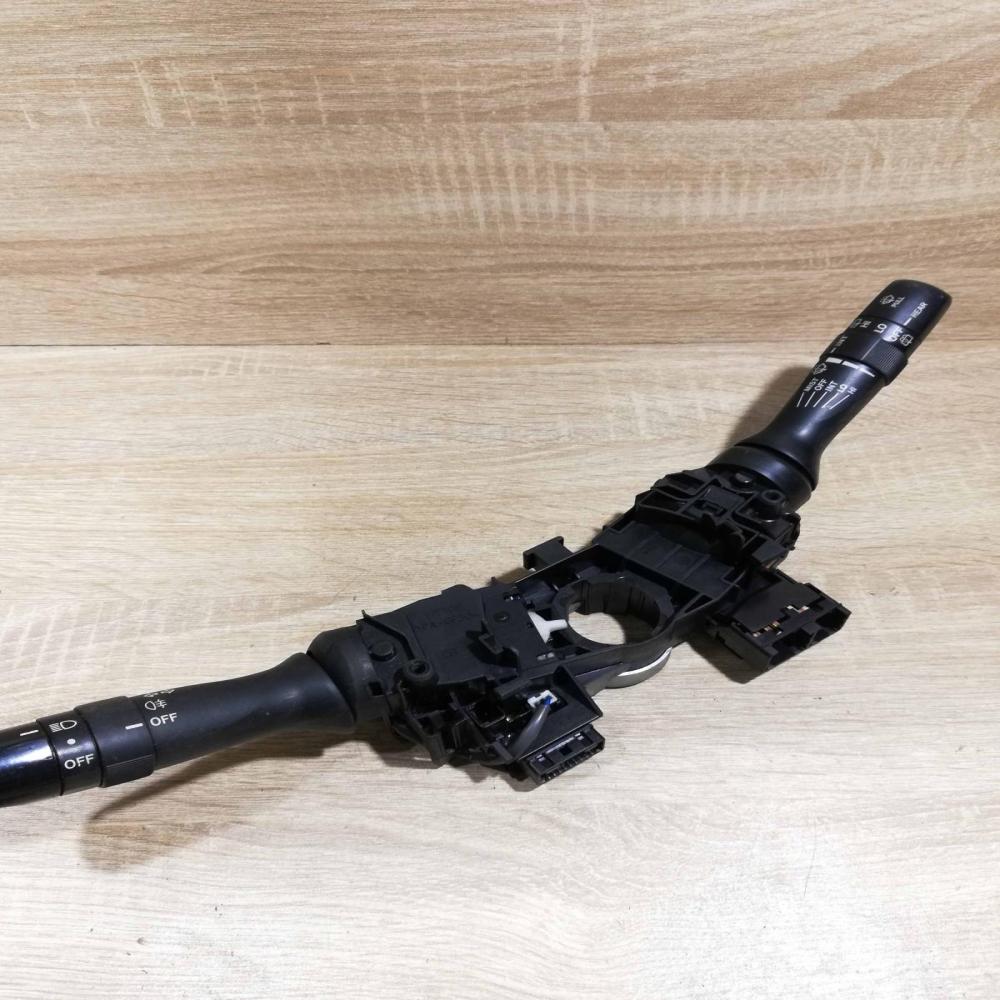 17F060   Wiper turn signal indicator stalk/switch Toyota RAV 4 (XA20)
