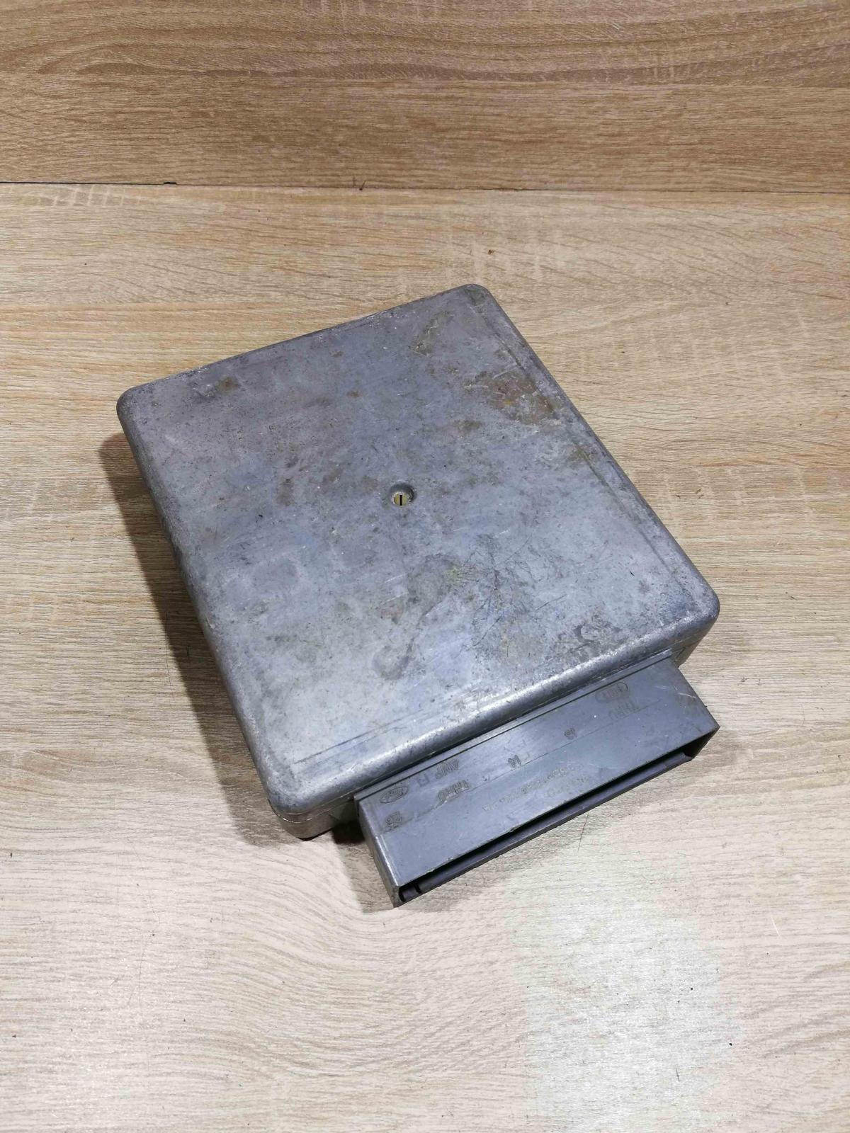 XS4F 12A650 FAB   Engine control unit/module ECU Ford Focus