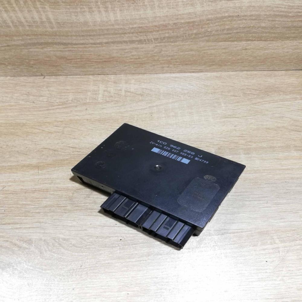 1C0962258J   Comfort/convenience module Volkswagen Golf IV