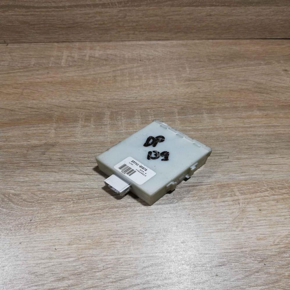 89741 05070   Door control unit/module Toyota Avensis T250