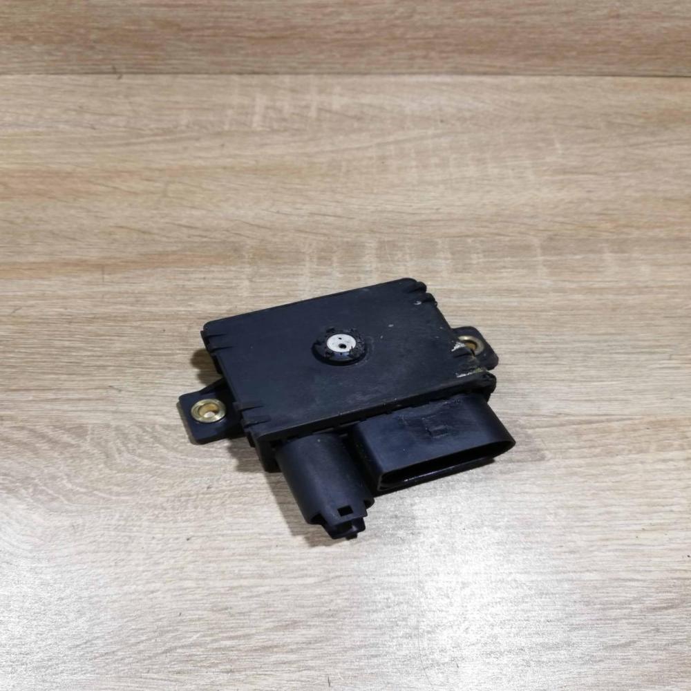 0000023335   Glow plug pre-heat relay BMW 3 E46