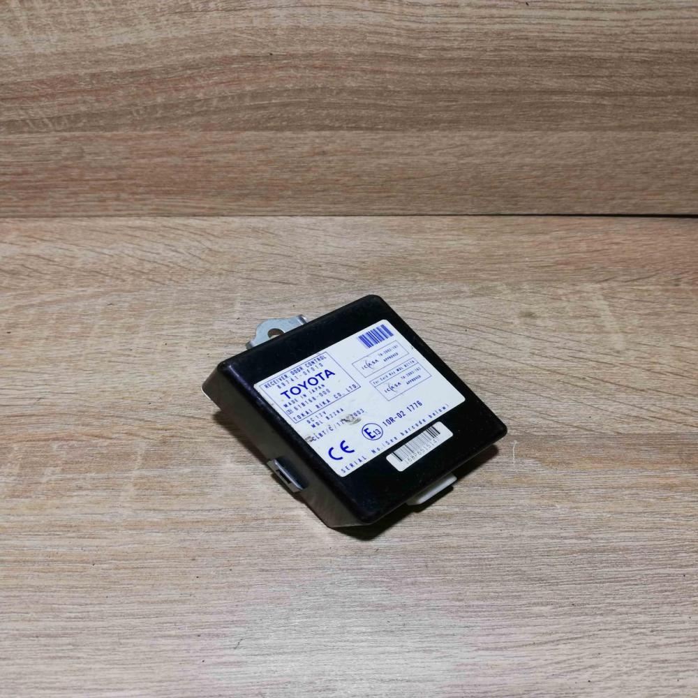 89741 0F010   Door control unit/module Toyota Corolla Verso AR10