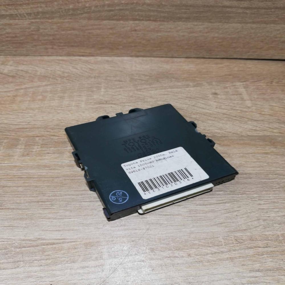 89618 47021   Comfort/convenience module Toyota Prius (XW20)