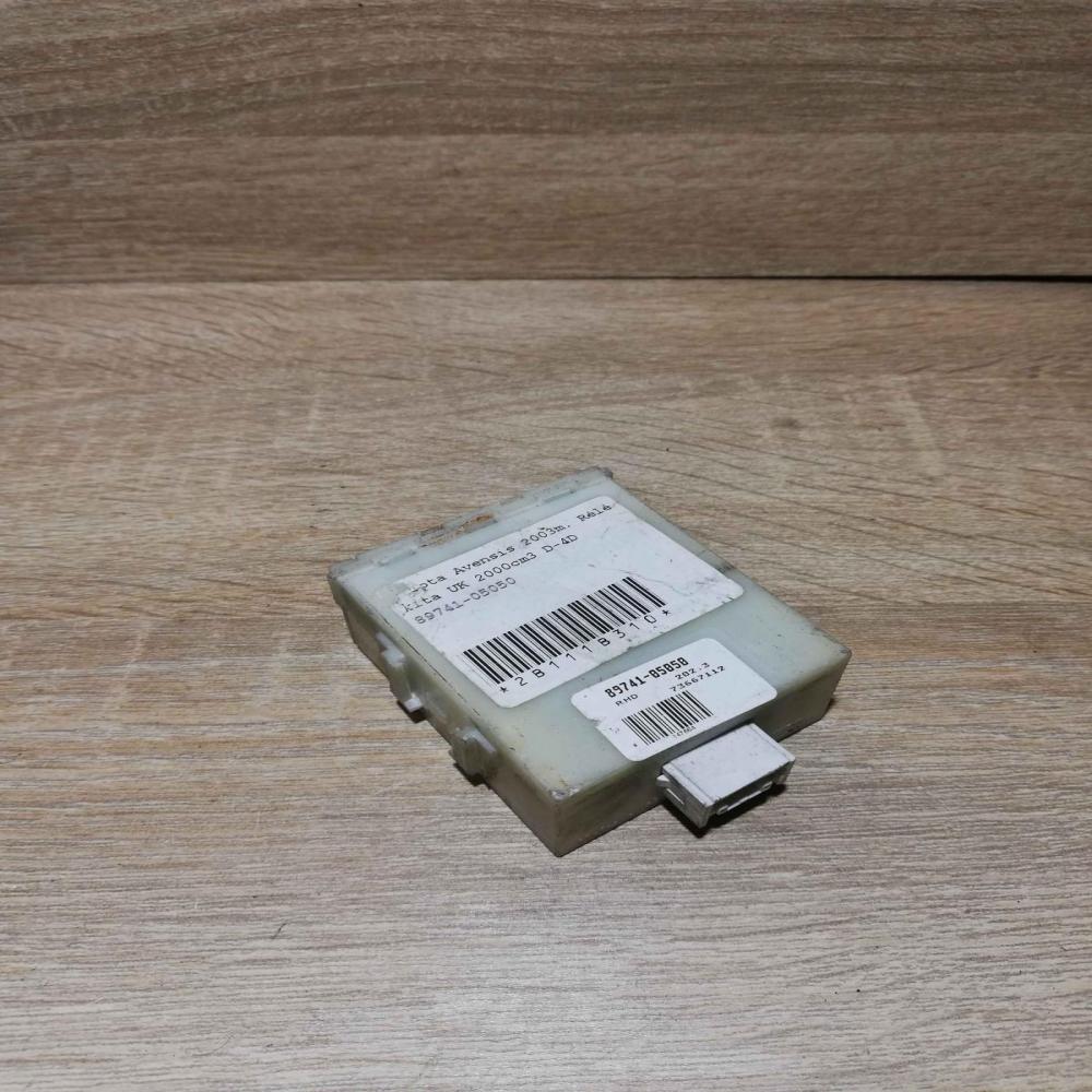 89741 05050 Unit  Door central lock control unit/module Toyota Corolla Verso AR1
