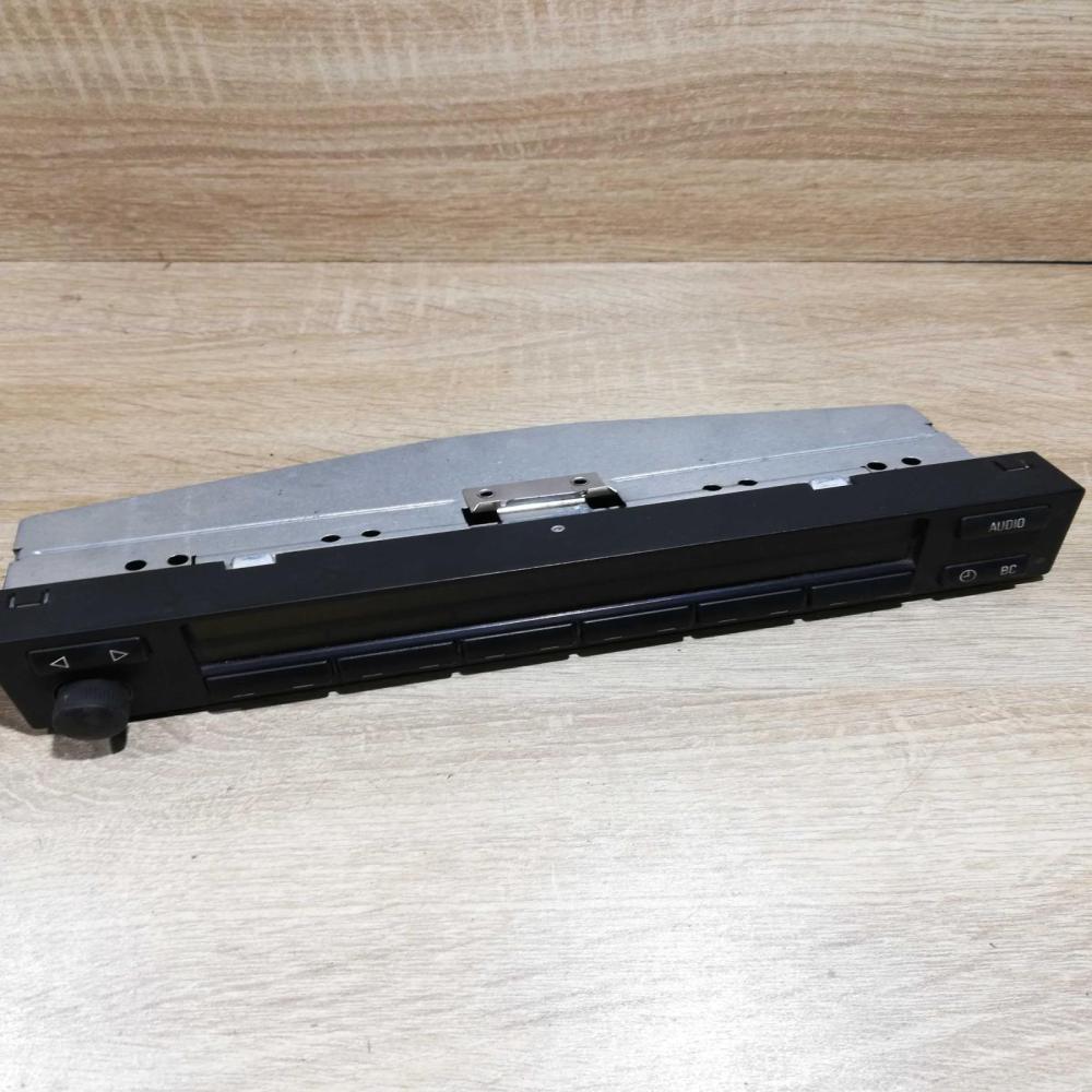 8352411   Screen/display/small screen BMW 7 E38