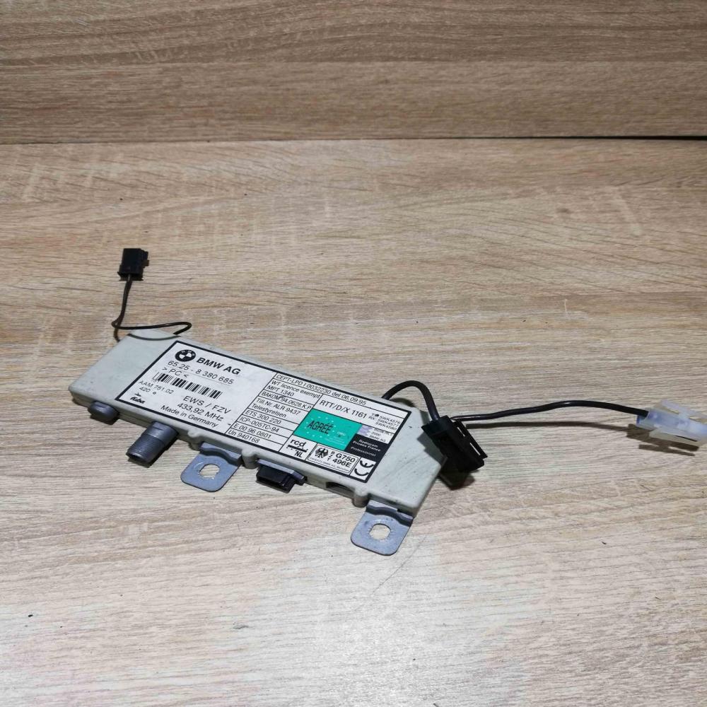 8380685   Aerial antenna amplifier BMW 5 E39
