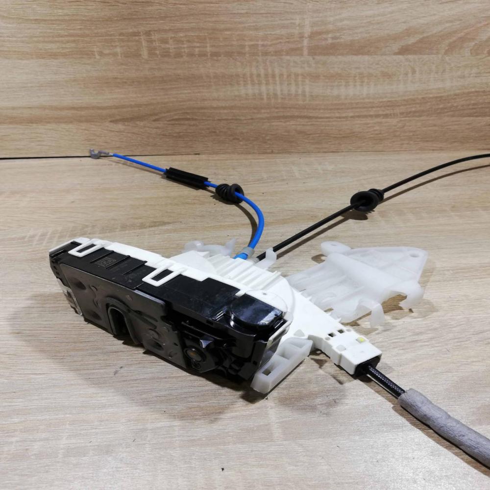 a0997300635   Rear door lock Mercedes-Benz E W212