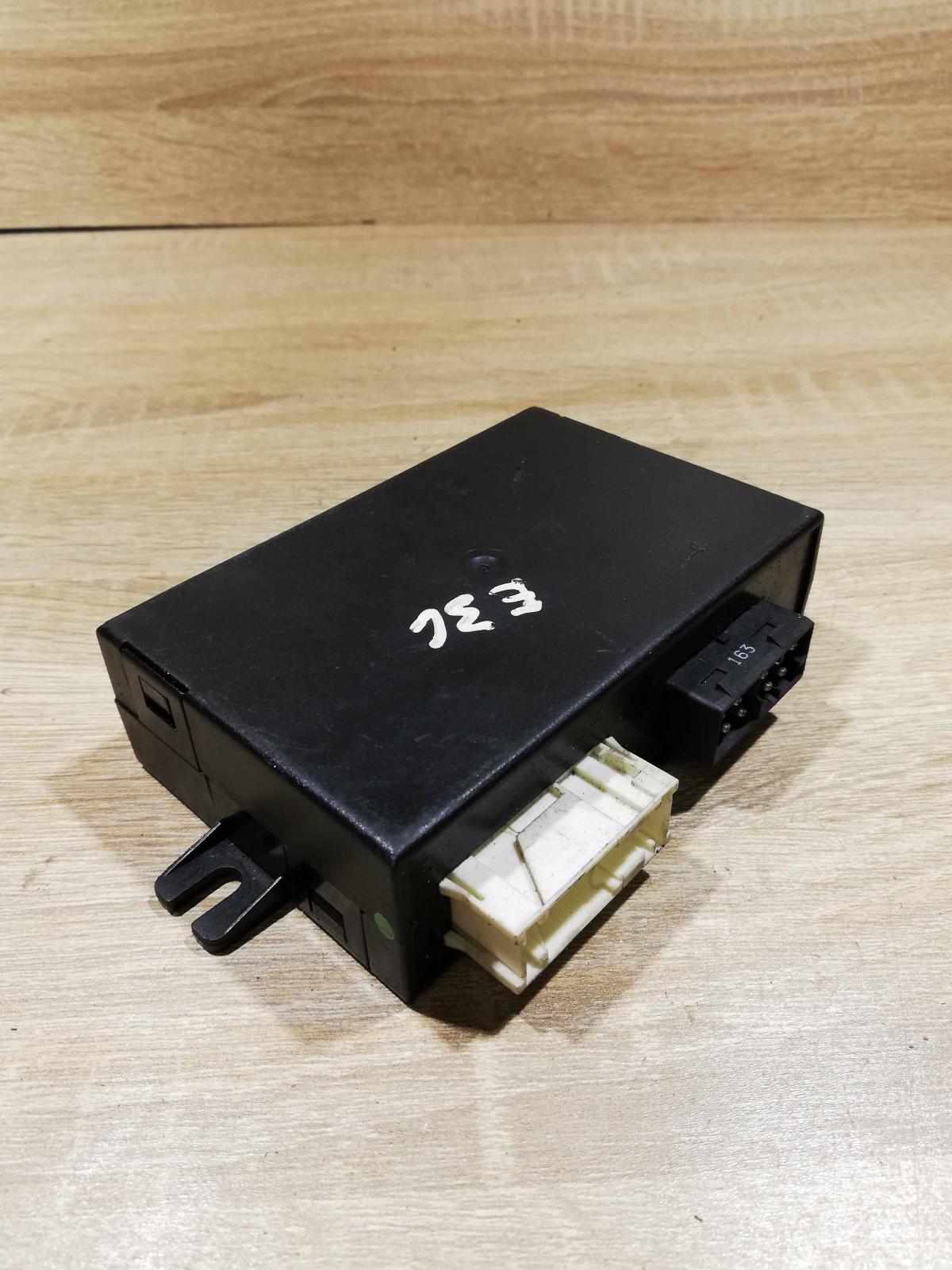 8360100   Door control unit/module BMW 3 E36