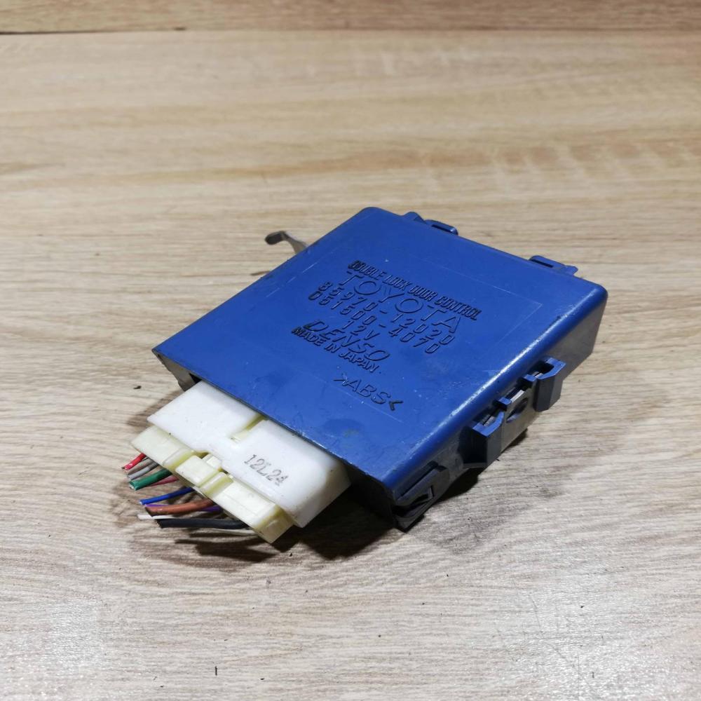 85970 12020 051500 4070 unt Door central lock control unit/module Toyota Auris 1