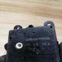 a24842a7702001   Air flap motor/actuator Nissan Qashqai